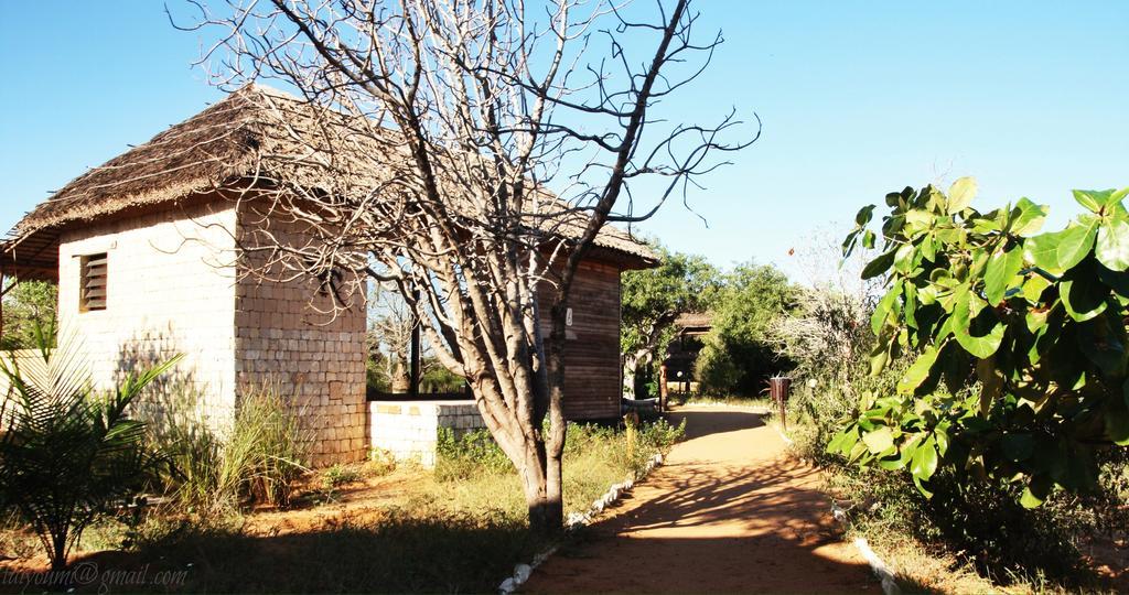 Hotel Solidaire Mangily Ифати Экстерьер фото